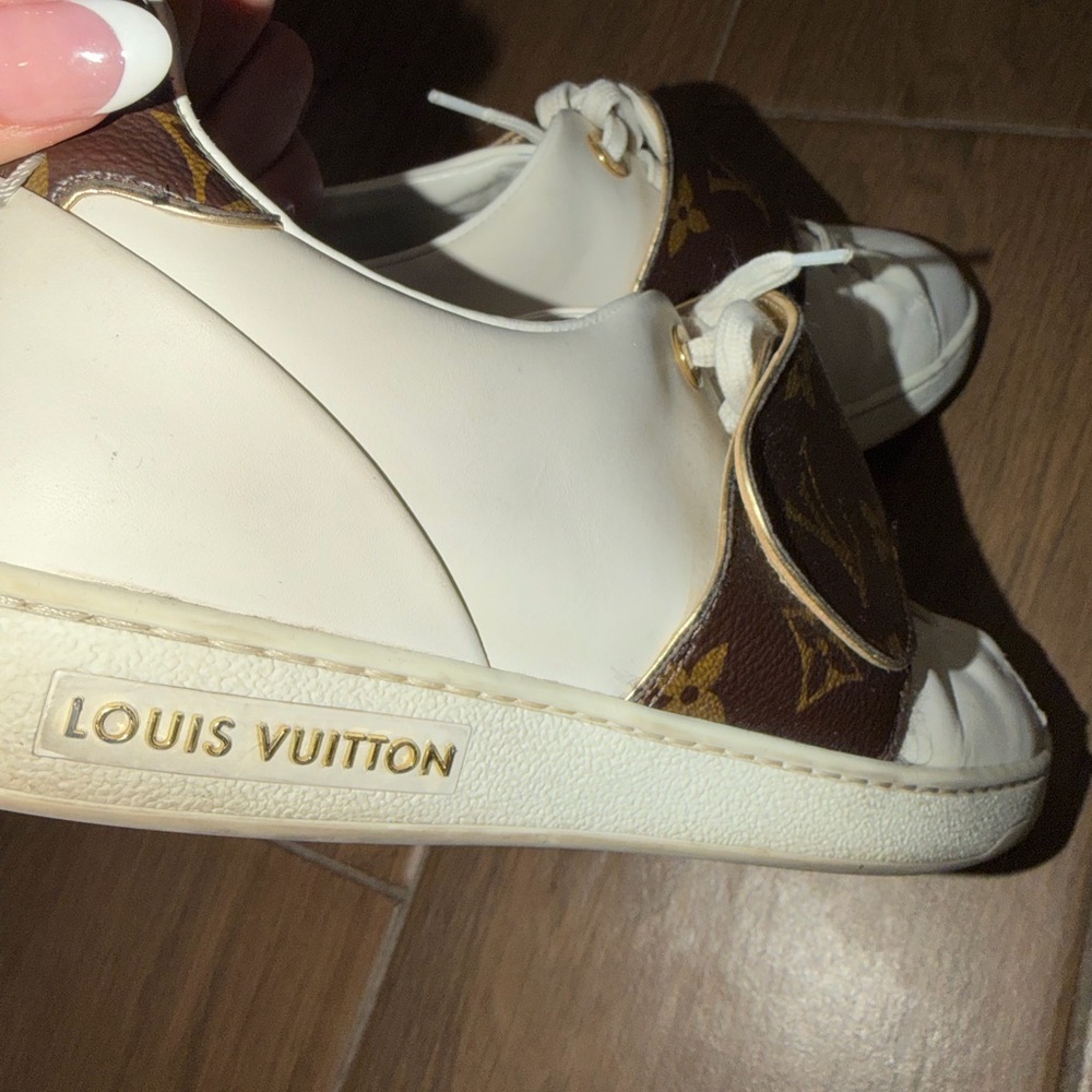Louis Vuitton Cream Leather Sneakers with Brown Monogram Detail authentic - Picture 9 of 9